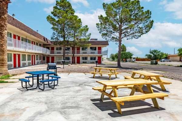 Rodeo Inn Пекос Екстериор снимка