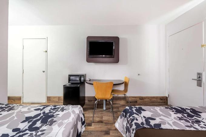 Rodeo Inn Пекос Екстериор снимка